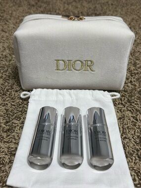 NEW Dior Capture Le Serum 1oz(30ml) with White Velvet Pouch